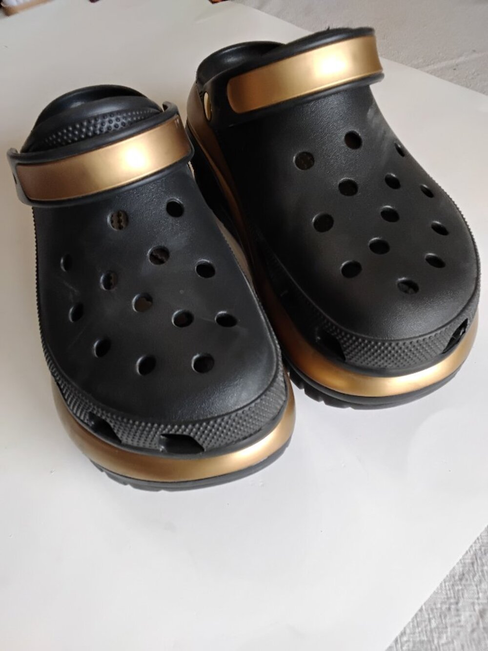 Crocs Classic Mega Crush Metallic Platform Clogs - Black/Gold (Size W10/M8
